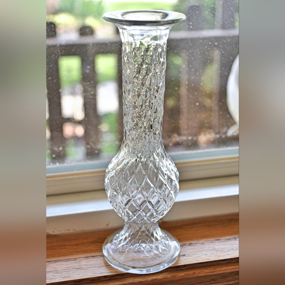 E O Brody 920 Bud Vase Pressed Clear Glass 7-1/2" Tall Diamond Cut Footed Vtg